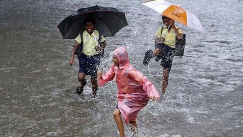 Nilgiris Heavy rain .. District Collector declared holidays for schools tvk