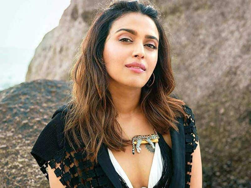 case filed against Swara Bhaskar for Abuses 4 year old kid