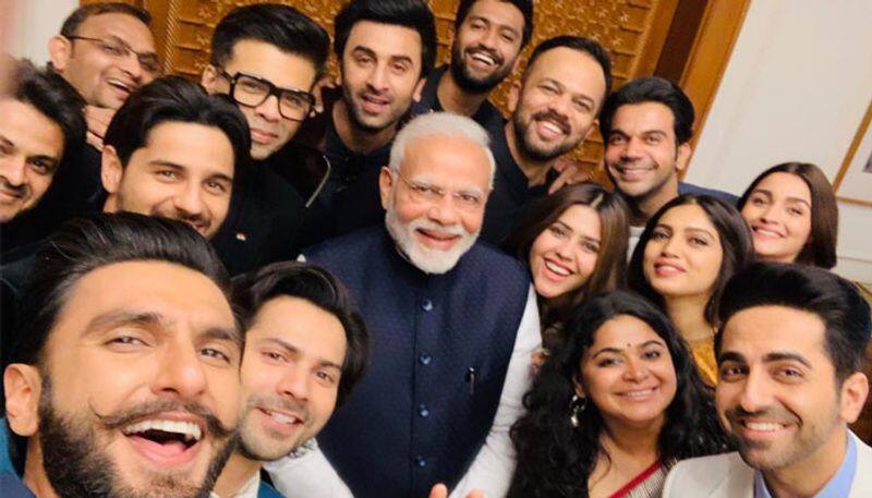 PM Narendra Modi s selfie with Bollywood stars Goes VIral in Social Media