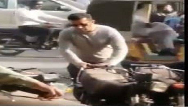 Even Salman Khan will be shocked to see this viral video of his look-alike