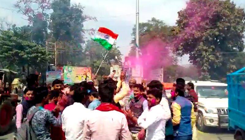 After the news of the attack on Pakistan, celebrating in Ballia