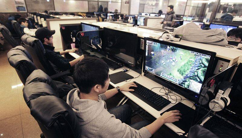 Chinese kids under 18 play online games for three hours per week gcw