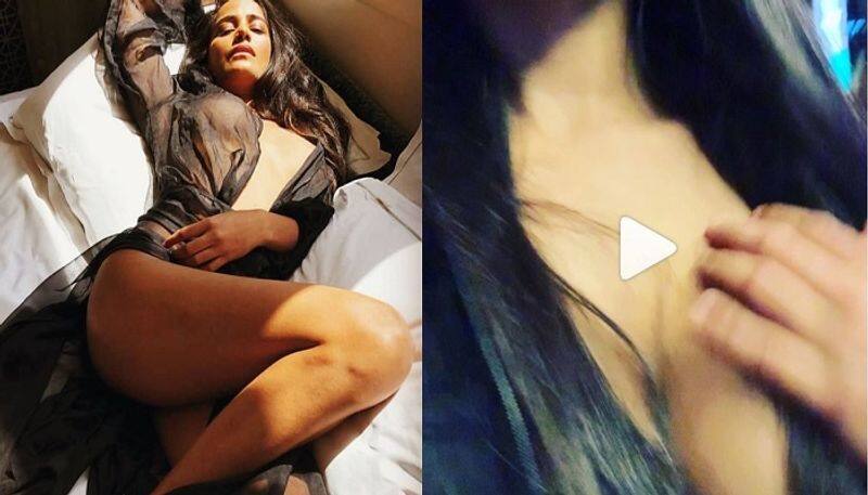 Poonam Pandey Does it again cleavage show to celebrate India World Cup win