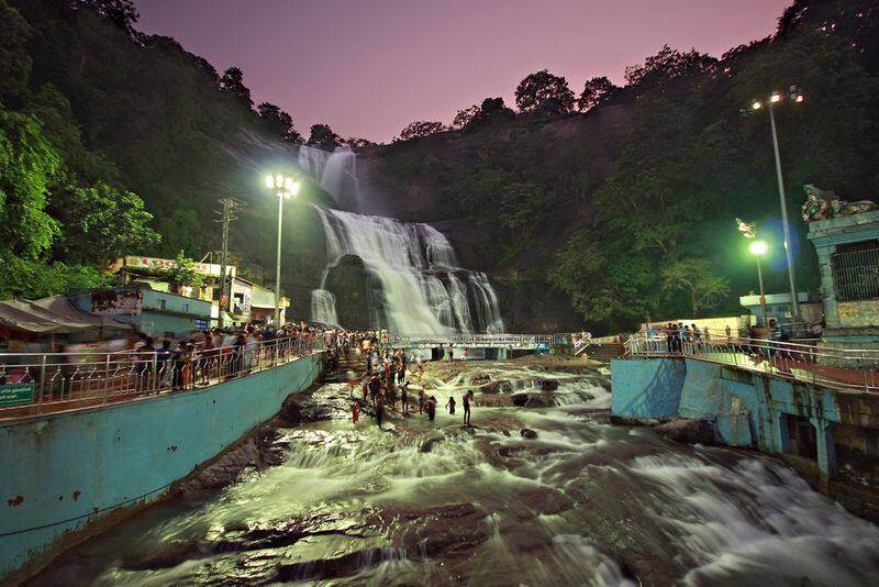 huge tourists visit coutralam in tenaksi district vel