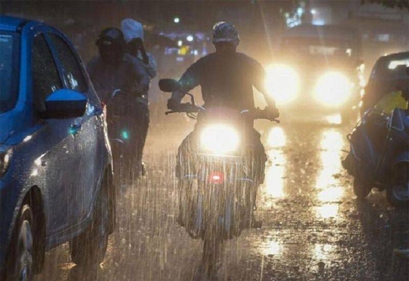 Chennai received heavy rain during the night with strong winds KAK