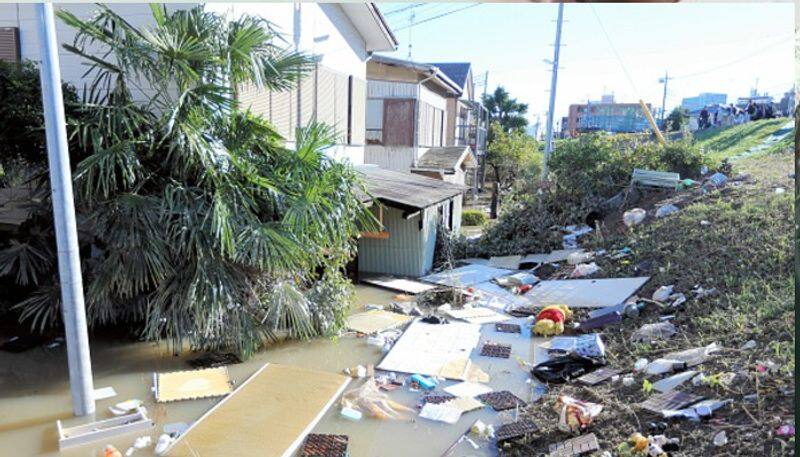 Typhoon Phanfone: 28 deaths, 12 missing after Christmas storm batters central Philippines