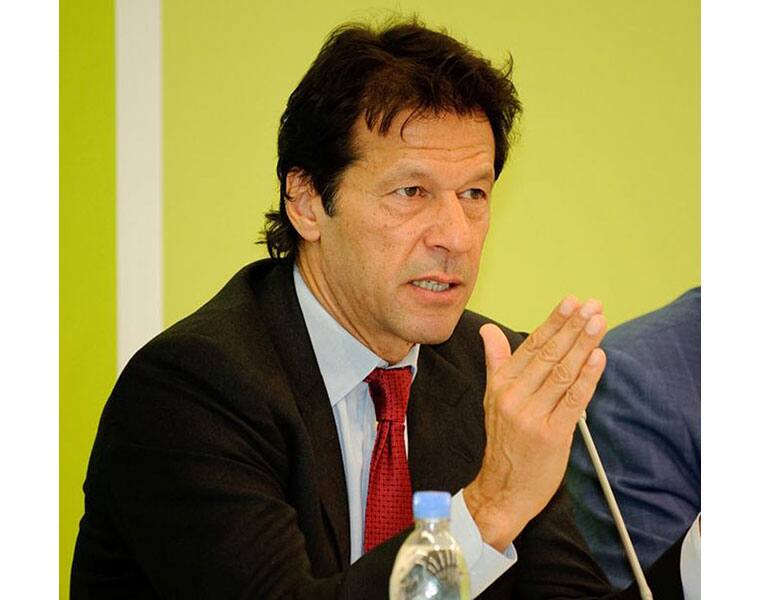 Pakistan Imran Khan accused of sending lewd messages to party member