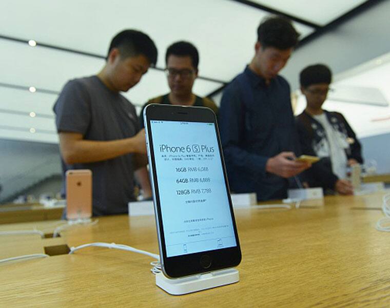 China bans iPhone 6S, calls it a 'copy'