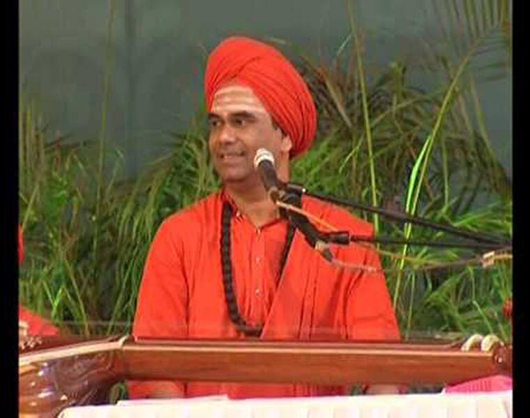 Dingaleshwara Swamiji Suitable to Murusavira Math successor