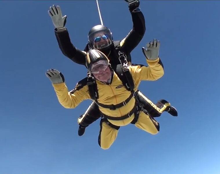 101-year-old breaks record for skydiving with three generations