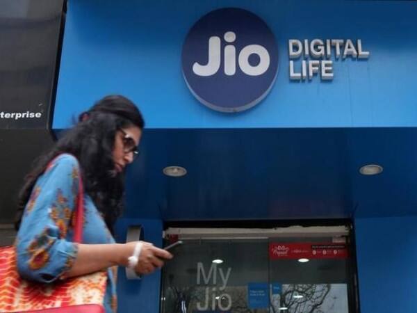 10 things to know About Reliance Jio Diwali 100 percent cashback offer