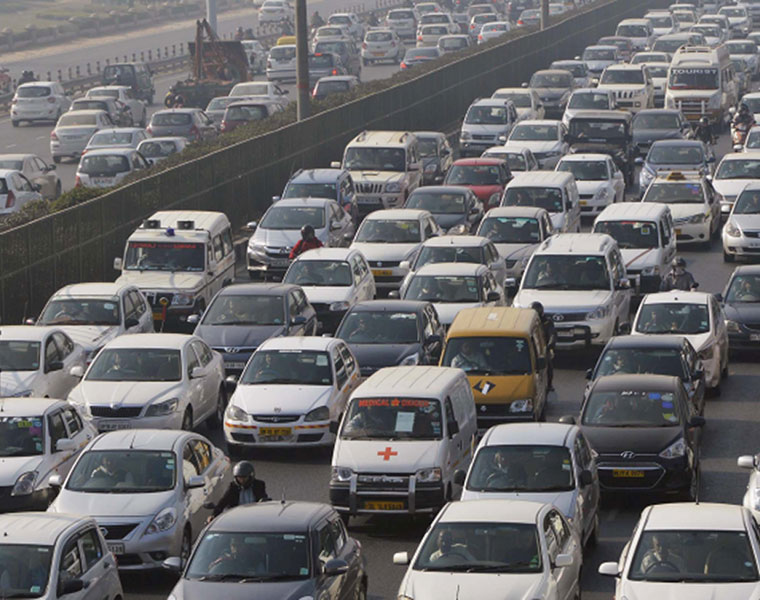 Mumbai to Bengaluru Private Car density in Indian city roads