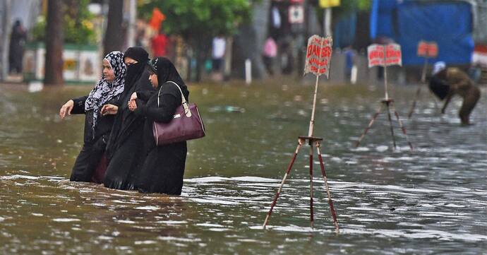 In Pics: Rains,floods halt Mumbai (again)