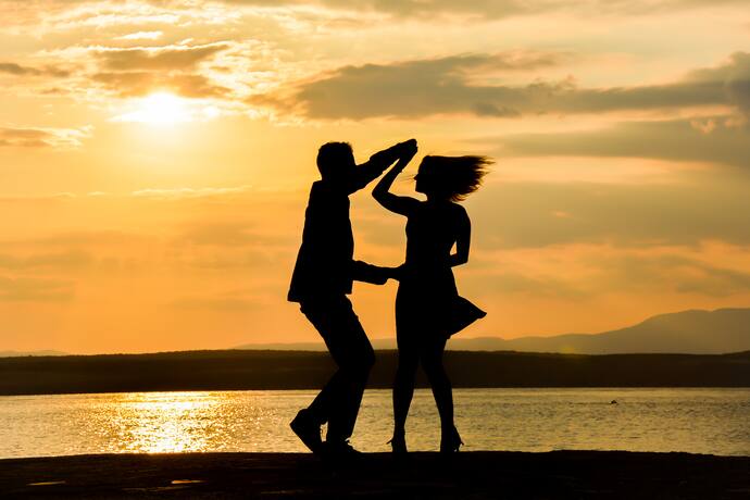 4 Romantic apps every couple must try