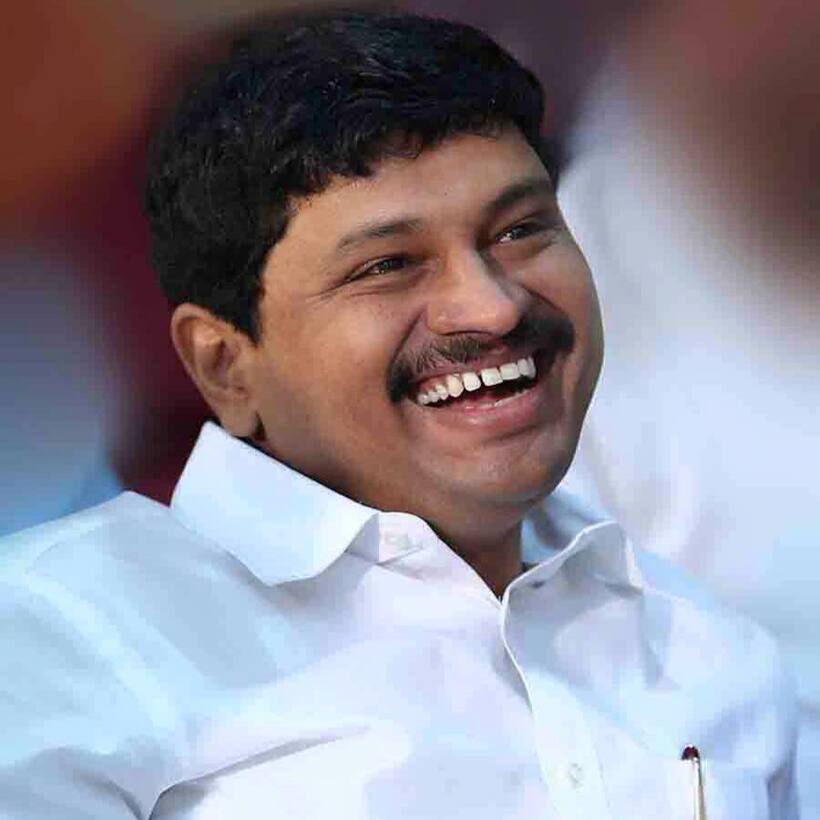 బీఆర్ఎస్ మాజీ ఎంపీ సంతోష్‌పై చీటింగ్, ఫోర్జరీ కేసు