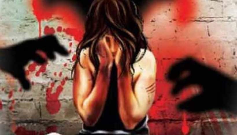 యువతిపై మూడు రోజులుగా రౌడీషీటర్ అత్యాచారం, తల్లి ఎదురుగానే....