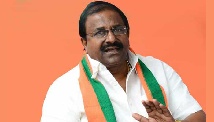 AP BJP president to meet Kapu leader Mudragada Padmanabham