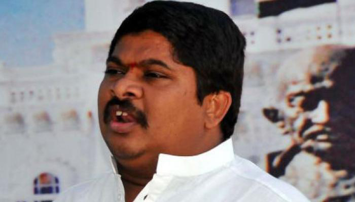 Congress Leader Ponnam Prabhakar serious comments on BJP