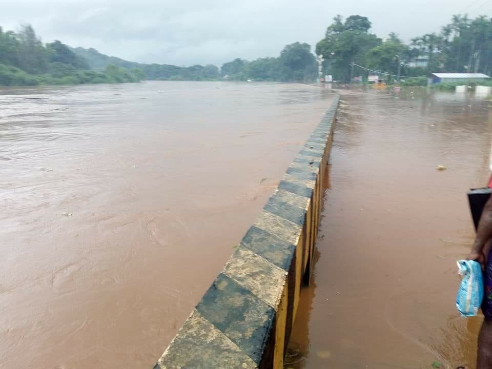 Mangalore Sringeri Road Blocked as Tunga river swells