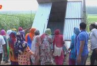 Women uprooted the liquor store in yamunanagar Haryana