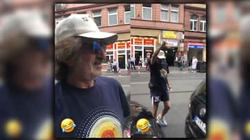 Watch Shakti Kapoor jigging away in Frankfurt to his dialogue from Chaalbaaz!