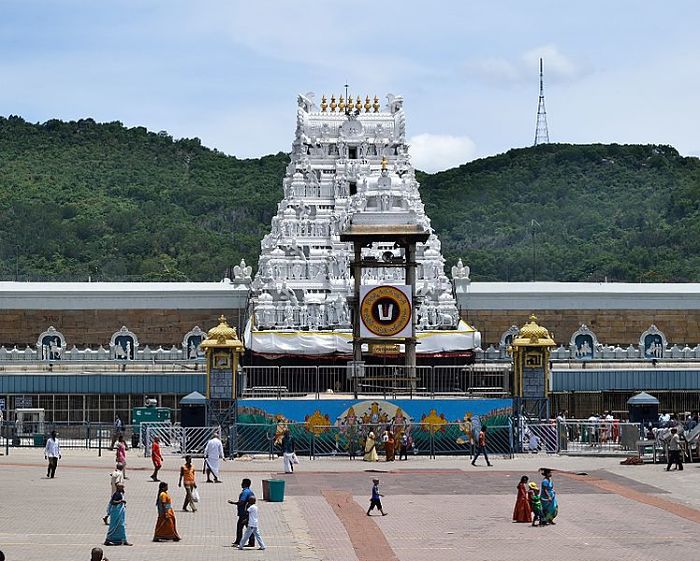 TTD Decides To Build Tirupati Thimmappa Temple At Varanasi and Kashmir