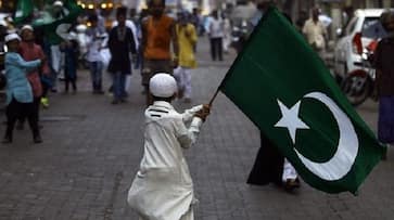 Shia'hs want ban on unfurling of Islamic flags in India: SC seeks Centre's response