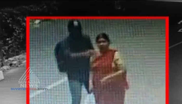 thieves attack old couple, rob gold chain in andhrapradesh - bsb