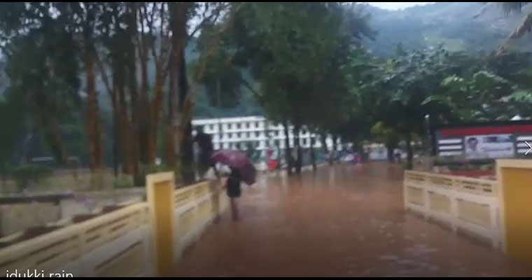 heavy rain in idukki traffic systems have collapsed