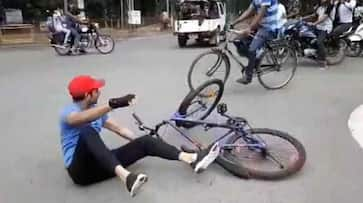 Tej Pratap fell down from bicycle in Patna