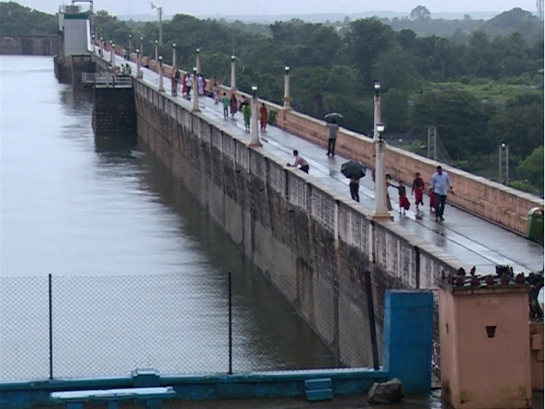 Cyclone Dana threat in Kerala shutters of Palakkad dams open alert issued