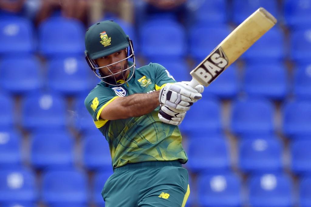 Reeza Hendricks scores a 89 ball 102 on his ODI debut