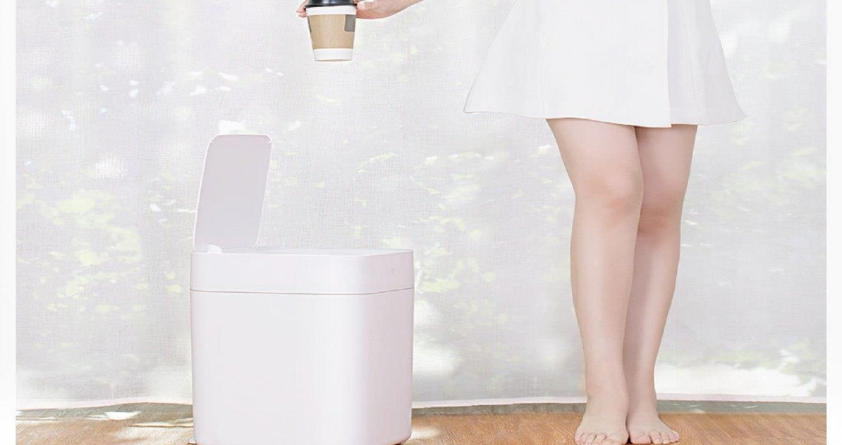 XIAOMI LAUNCHES A TRASH BIN WITH SMART SENSOR AIRTIGHT LID AND LED LIGHTS