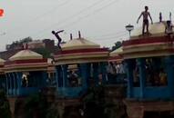 children jump in GOMTI RIVER from railway bridge