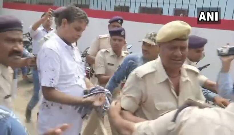 मुजफ्फरपुर रेप कांड के आरोपी की कांग्रेस में जाने की थी ख्वाहिश, प्रदर्शनकारियों ने किया मुंह काला