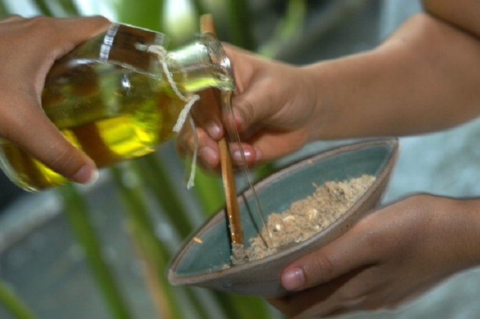 Sesame oil massage is good for health