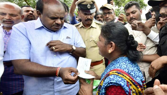 Government is With You CM HD Kumaraswamy Tells Victims of Kodagu Flood