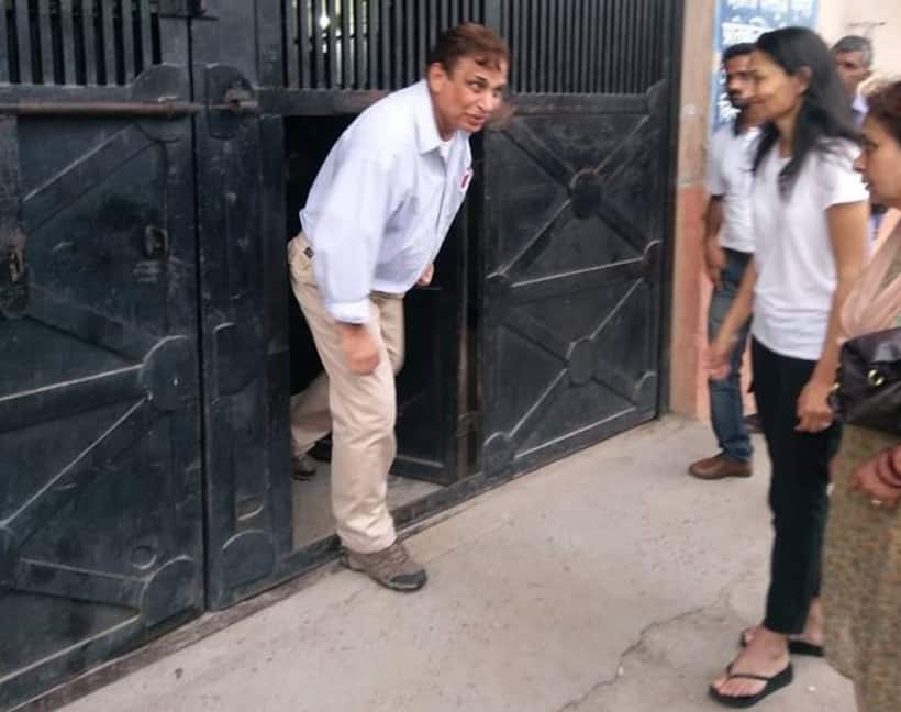 एडीएम परिवार ने छेड़छाड़ का आरोप लगा रिटायर्ड कर्नल को जेल भिजवाया, सीसीटीवी से खुली हकीकत