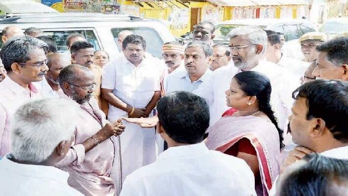 Farmers waiting protest asking water for kadaimadai