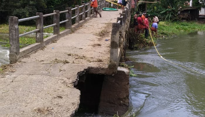 Heavy Rain in Muddebihal: Bridge Collapsed