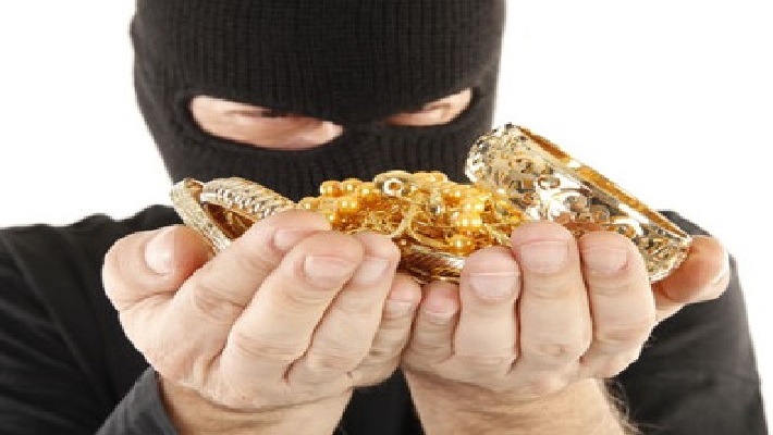 Robbers enter into house Break Bero and stolen jewelry