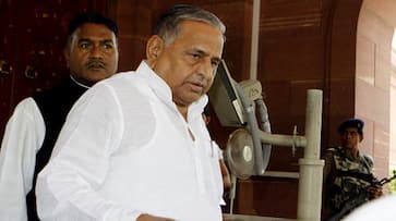 Mulayam singh Yadav akhilesh Yadav shivpal Yadav conflict smajwadi party