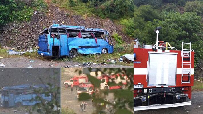 Tourist Bus crash: 16 People Killed