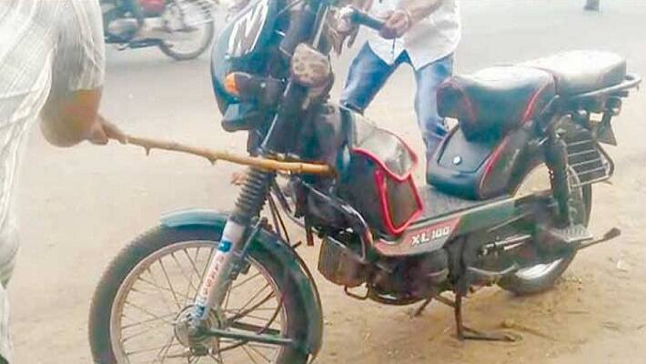 Snake entered into the bike engine How did owner sort out the snake?