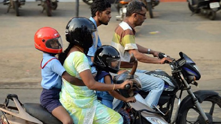 Maharastra cm devendra fadnavis ask police to use e challans for without helmet riders