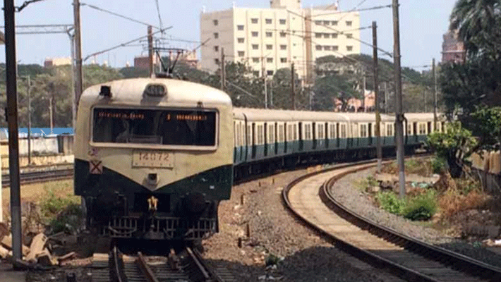 Chennai Electric Train: சென்னையில் இன்று மின்சார ரயில்கள் ரத்து! ஆனால்!  பொதுமக்கள் சிரமத்தை போக்க களத்தில் இறங்கிய எம்டிசி!