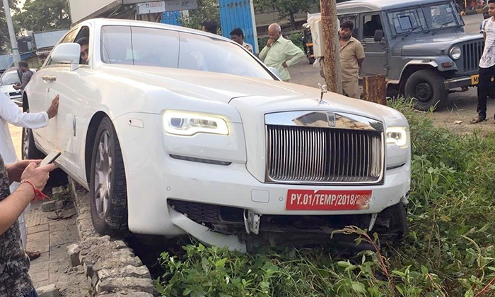 rolls-royce-ghost-accident