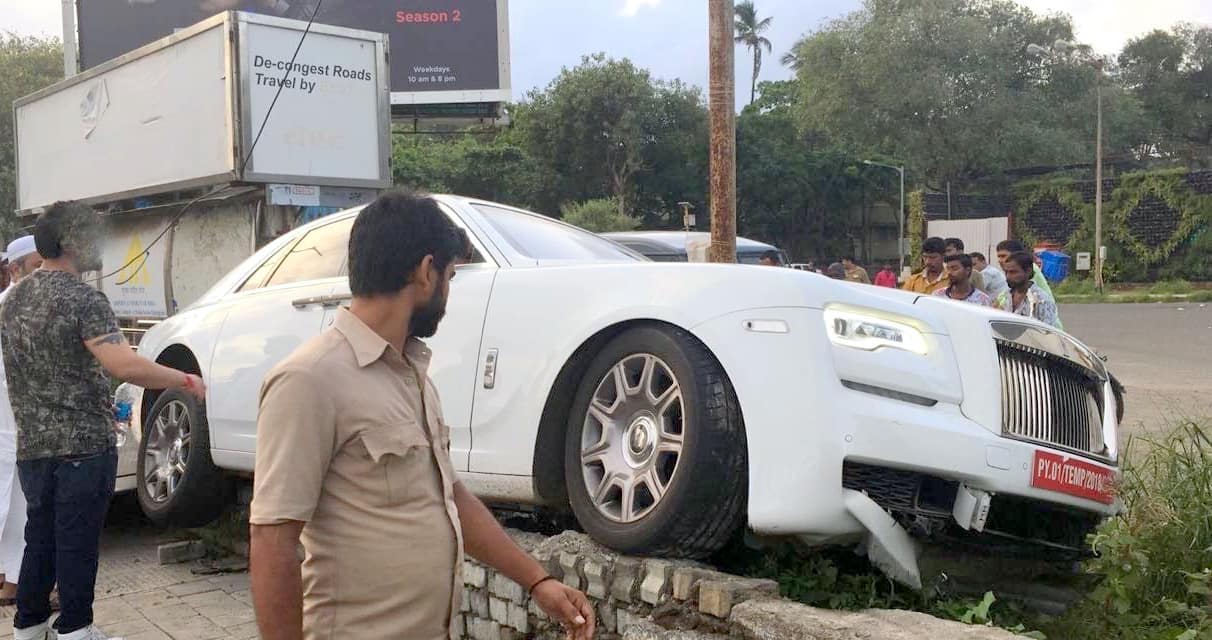 rolls-royce-ghost-accident