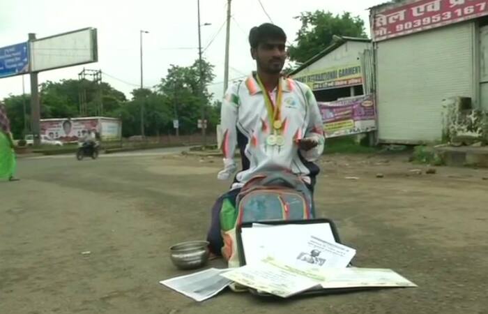 National level para athlete begging on Bhopal streets