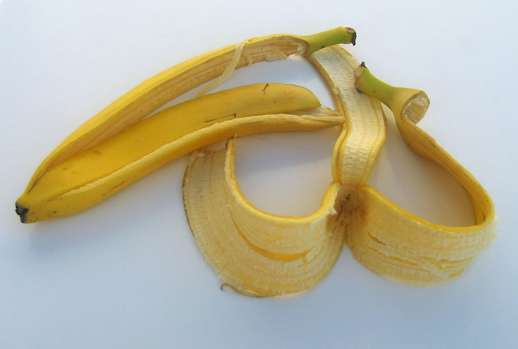 banana peel good for healthy and glow skin and hair 